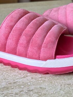 Cougar Quilted Pink Slide Sandals